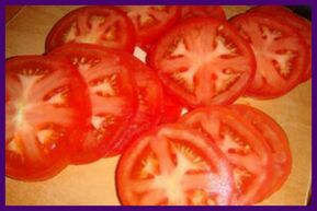 Tomato helps relieve pain and difficulty in varicose veins