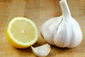 treatment of varicose veins take garlic and lemon